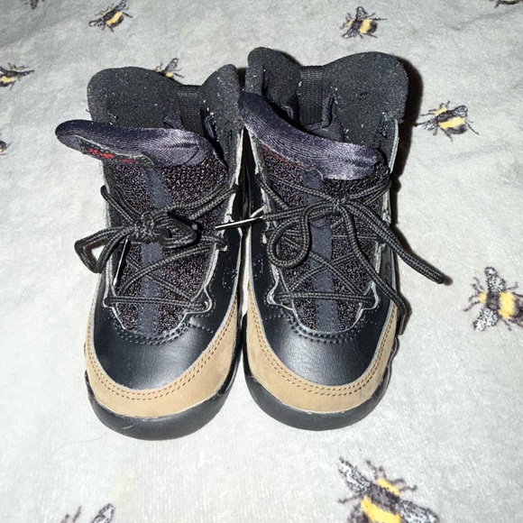 Jordan OLIVE 9’s - Picture 5 of 5